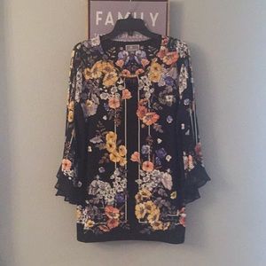 JM Collection Floral Top Size L